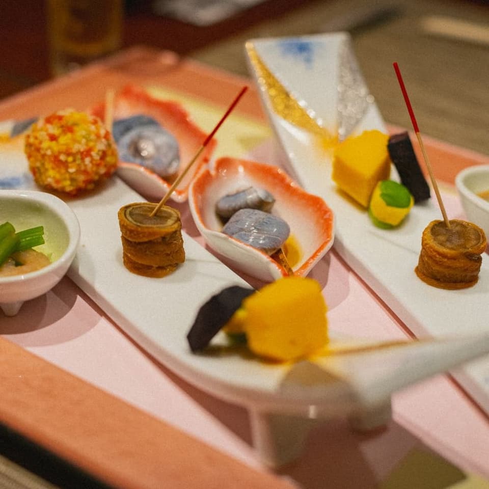 A hassun tray of small seasonal bites